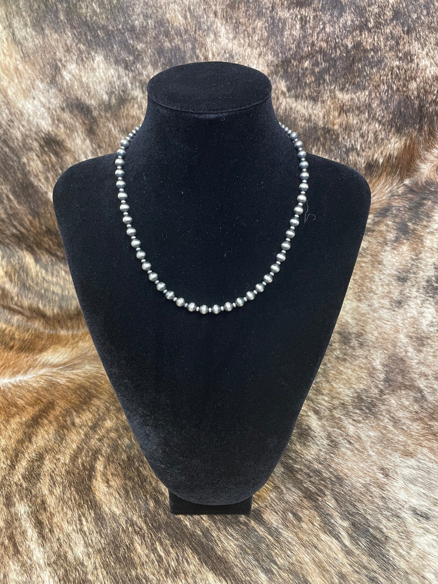 6mm, 3mm alternate Navajo pearl necklace